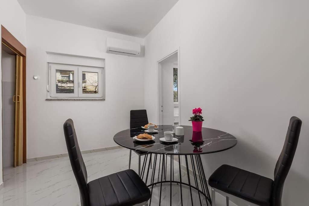 Apartman Jasmina 2 Rijeka Bagian luar foto